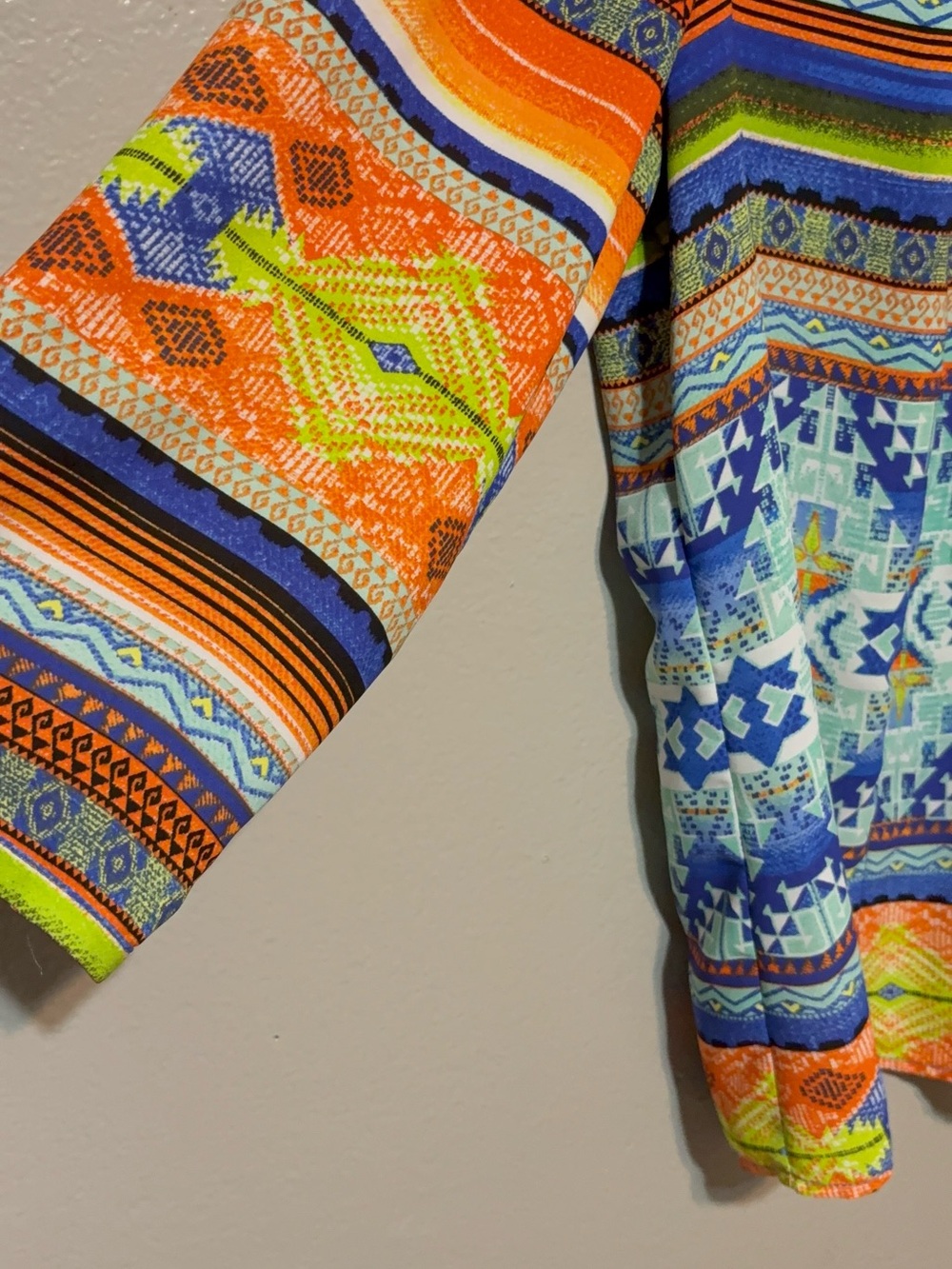 Women’s Investments Multicolor Striped & Geometric Button-Front Flowy Top PXL - Picture 3 of 14